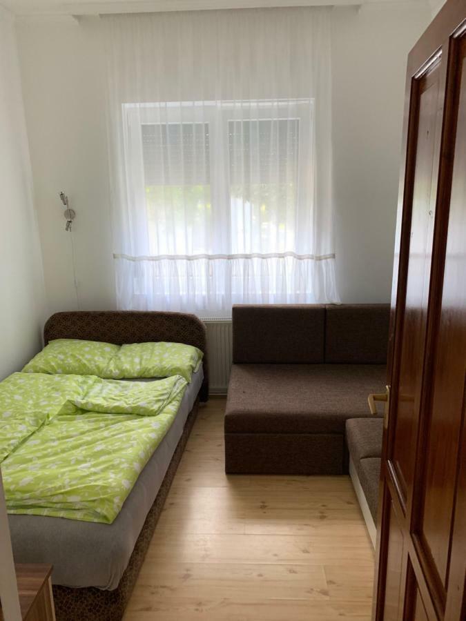 Viktor Apartmanhaz Zamárdi Buitenkant foto