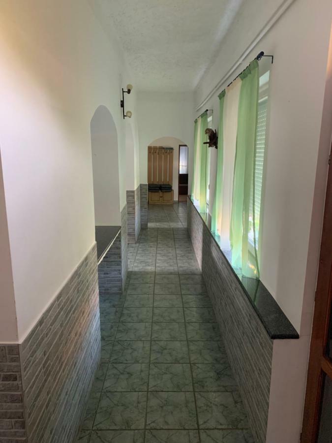 Viktor Apartmanhaz Zamárdi Buitenkant foto